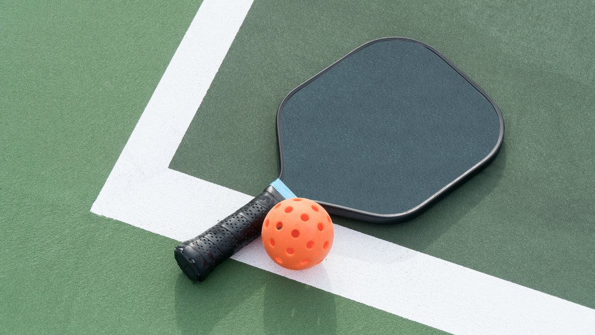 The Evolution of Pickleball Paddles: Wood vs. Composite vs. Graphite ...